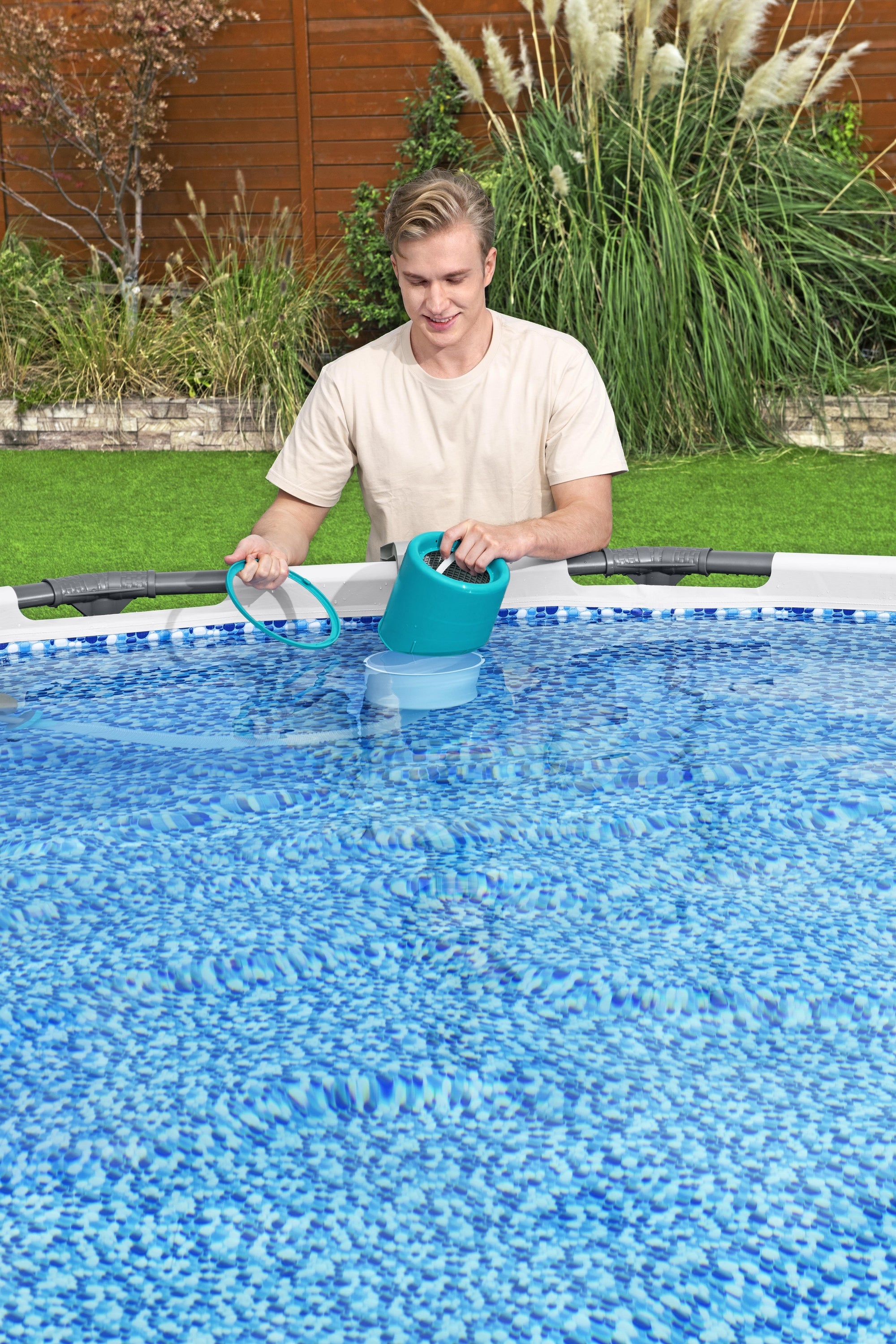 Bestway Deluxe Maintenance Kit 279cm (Contents:1 Aluminium Pole, 1 Mesh Netting, 1 Skimmer, 1pc 7.5 Metre Hose, 1 Surface Skimmer,1 Adaptor. The Minimum Flow Rate Of Pump Is 3,028 L/H (800 Gal./H), Compatible With All Pools Except Steel Wall Pools)