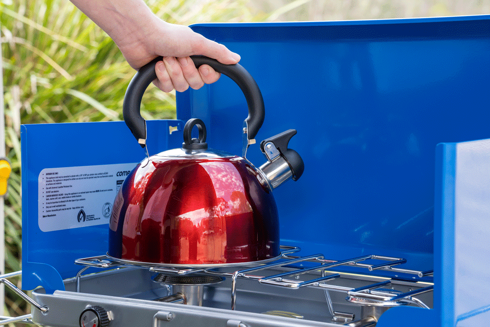 Campfire Campfire Whistling Kettle S/S 2.5 L Red