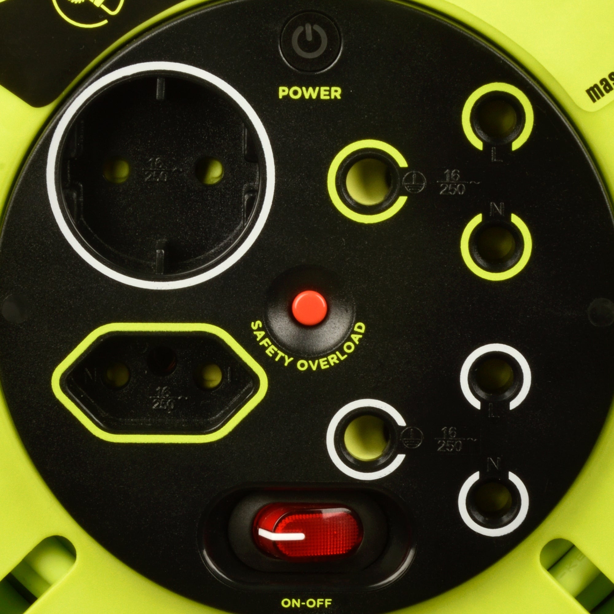 Pro Xt 10m Medium Duty Cable Closed Reel 4 Socket With Switch