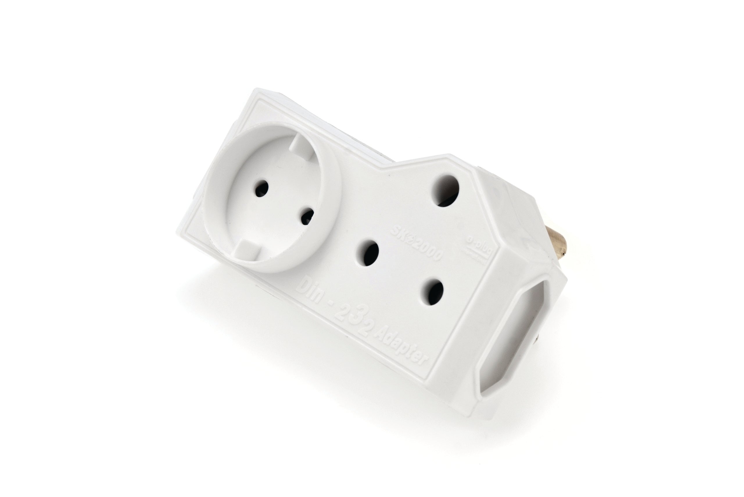 1 X16/2 X5 Amp + 1 X Schuko Adapt