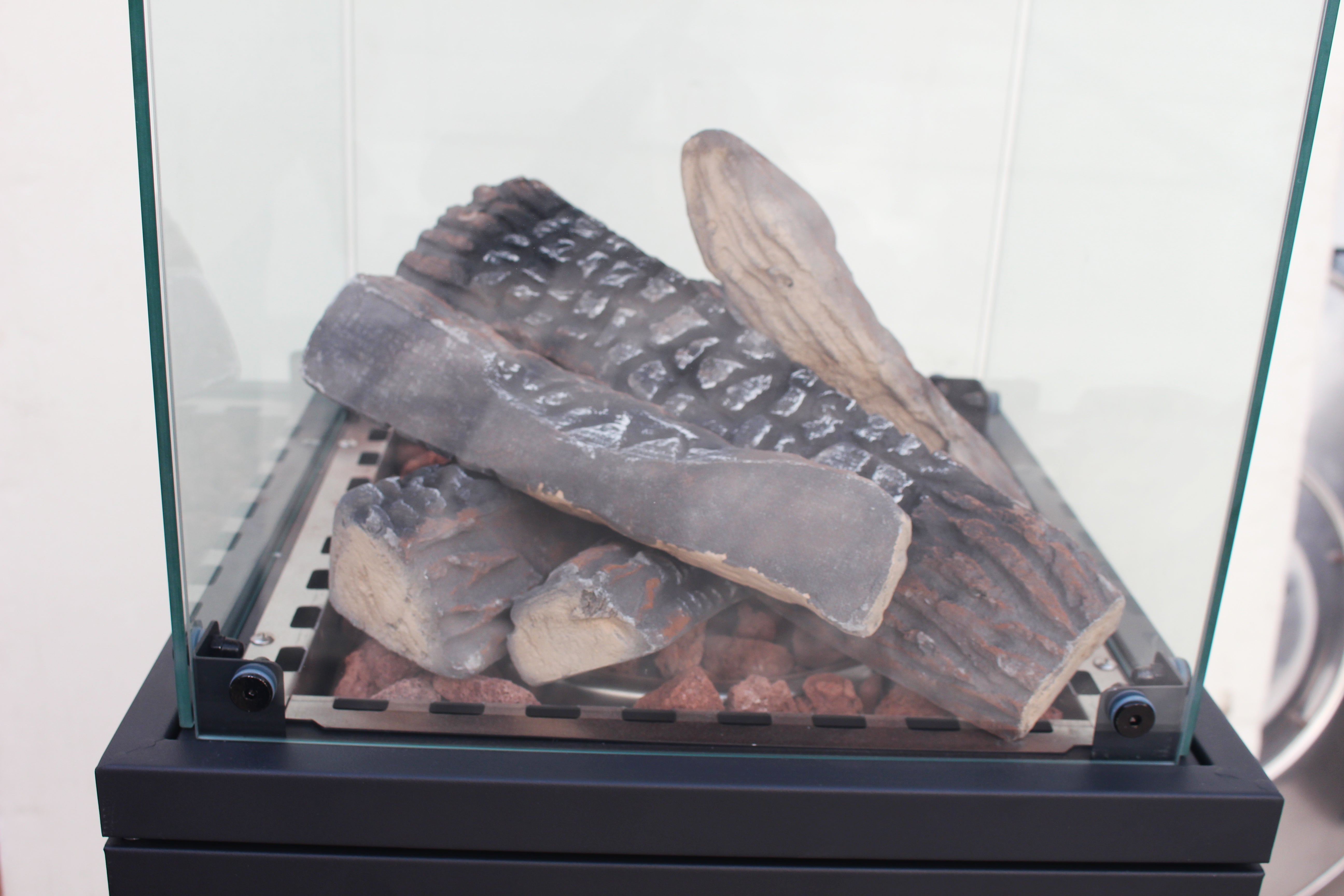 Short Stand Gas Patio Heater Ceramic Log Style