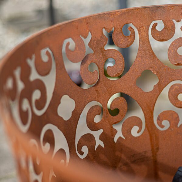 La Hacienda Cesta Oxidised Firebasket 
L 46 Cm X W 46 Cm X H 49 Cm