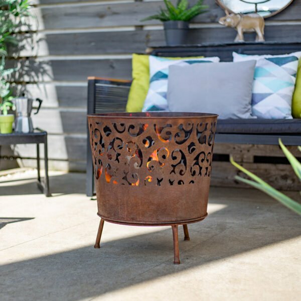 La Hacienda Cesta Oxidised Firebasket 
L 46 Cm X W 46 Cm X H 49 Cm