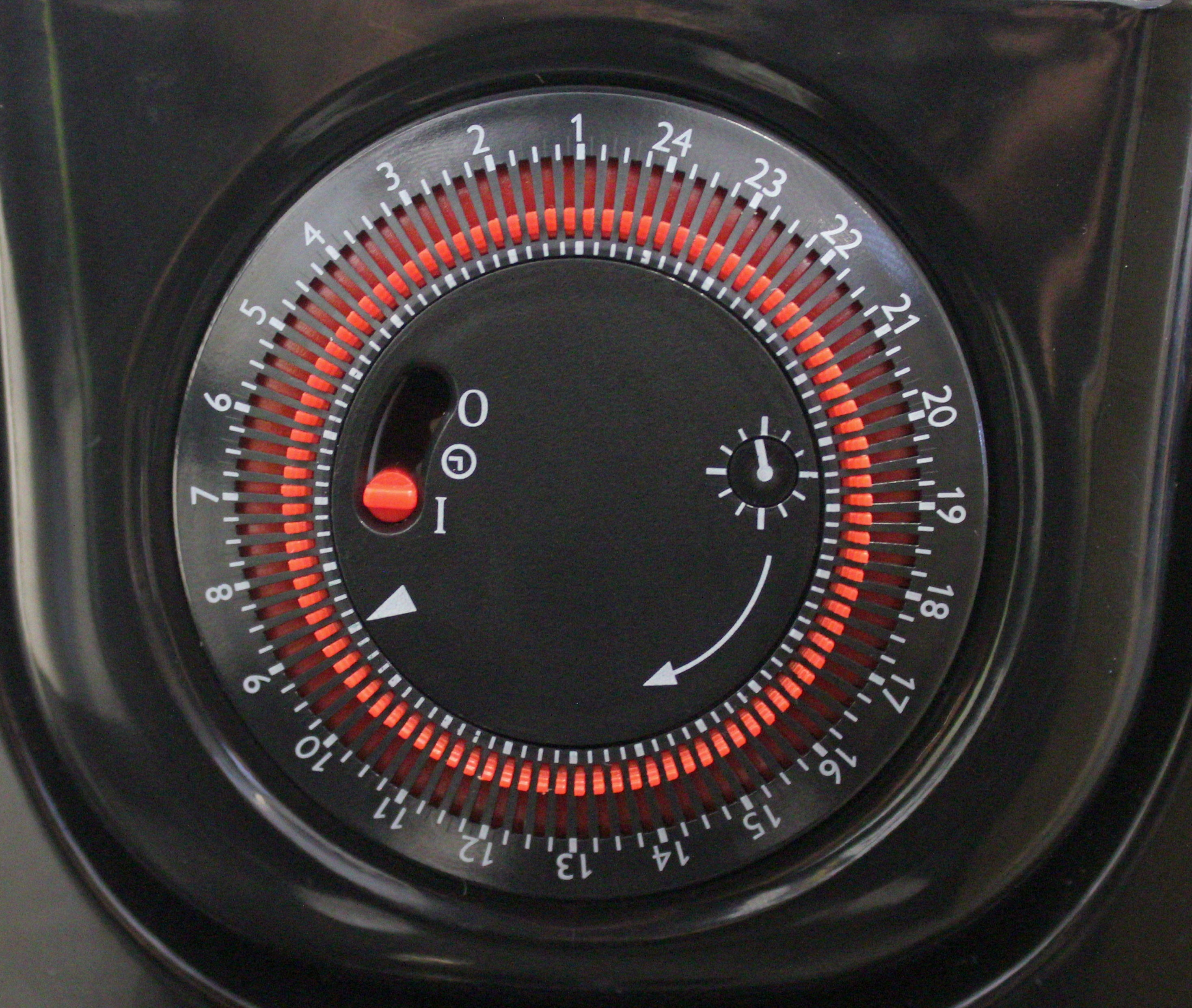 9 Fins 2000 W Oil Filled Heater Timer Function Glossy Black