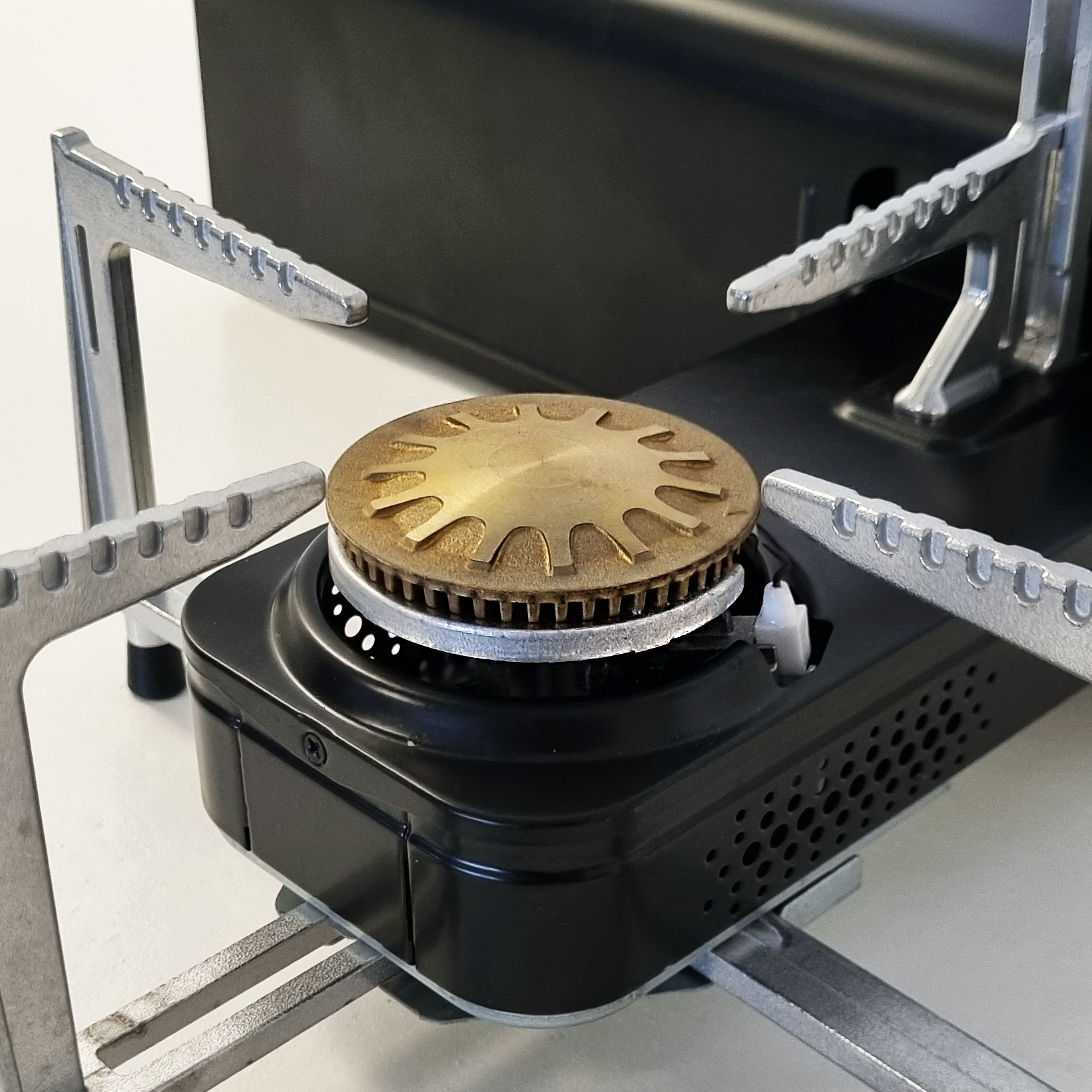 Mini Fold Up Butane Gas Canister Camping Stove 1 Plate