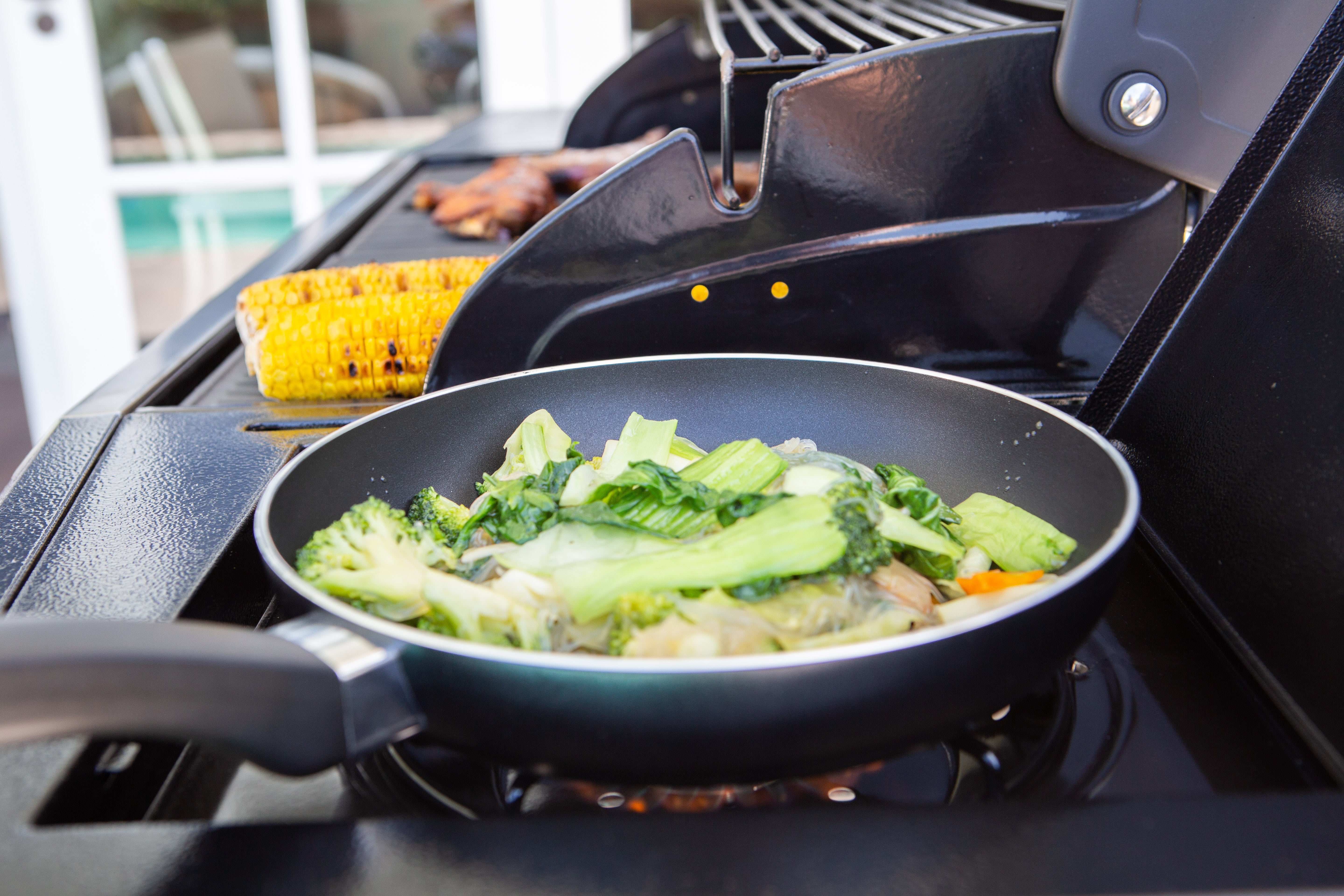 Finesse 5 Burner Stainless Steel Gas Bbq With Side Burner