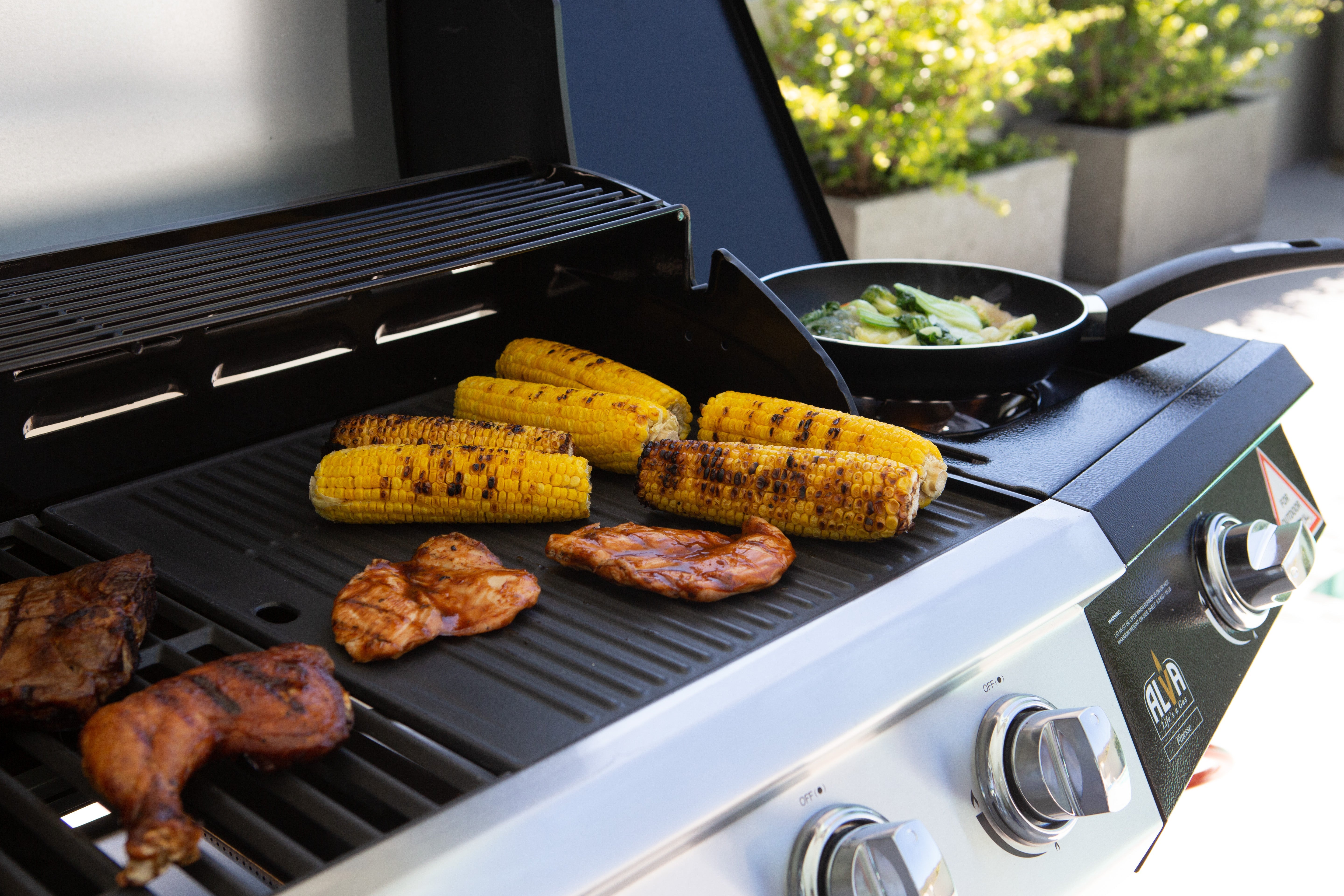 Finesse 5 Burner Stainless Steel Gas Bbq With Side Burner