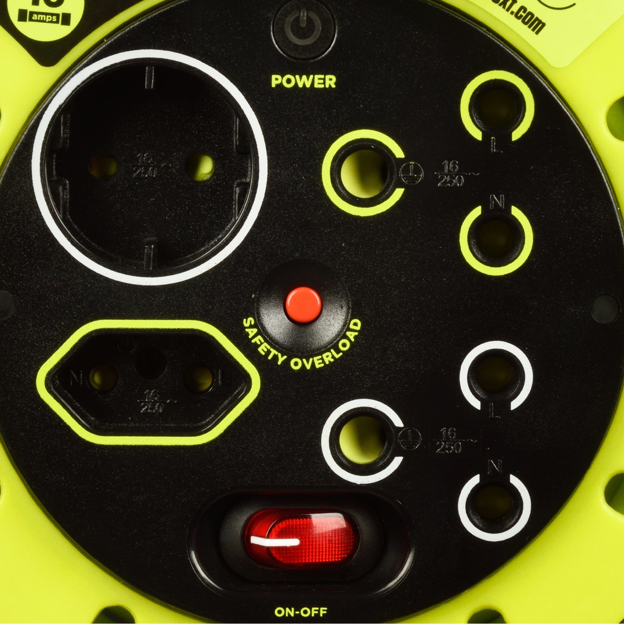 Pro Xt 15m Medium Duty Cable Closed Reel 4 Socket With Switch