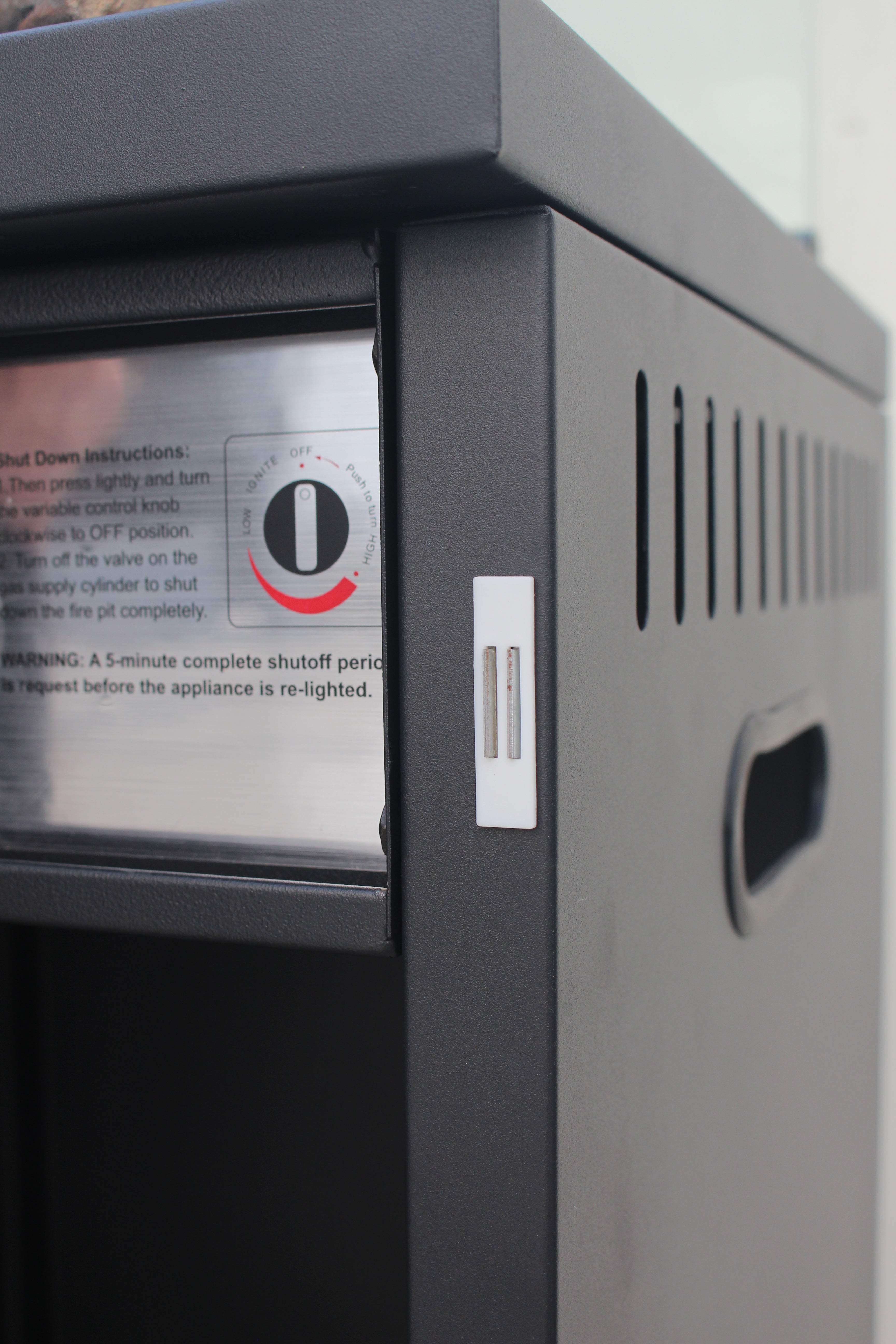 Short Stand Gas Patio Heater Ceramic Log Style