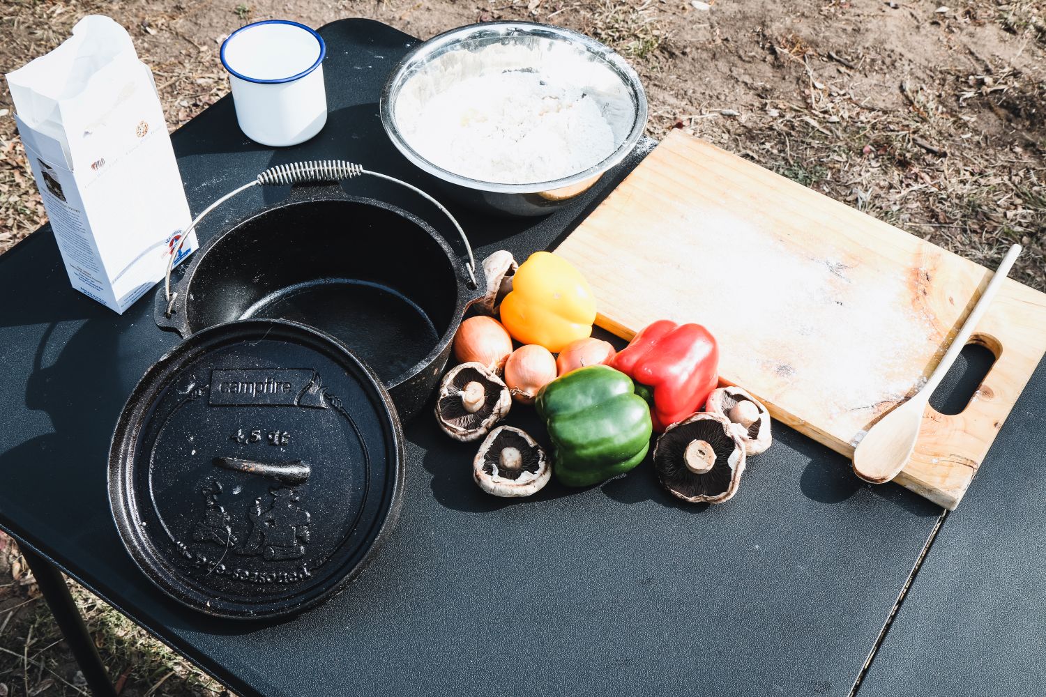 Campfire 4.5 Qrt Dutch Oven Pre Seasoned