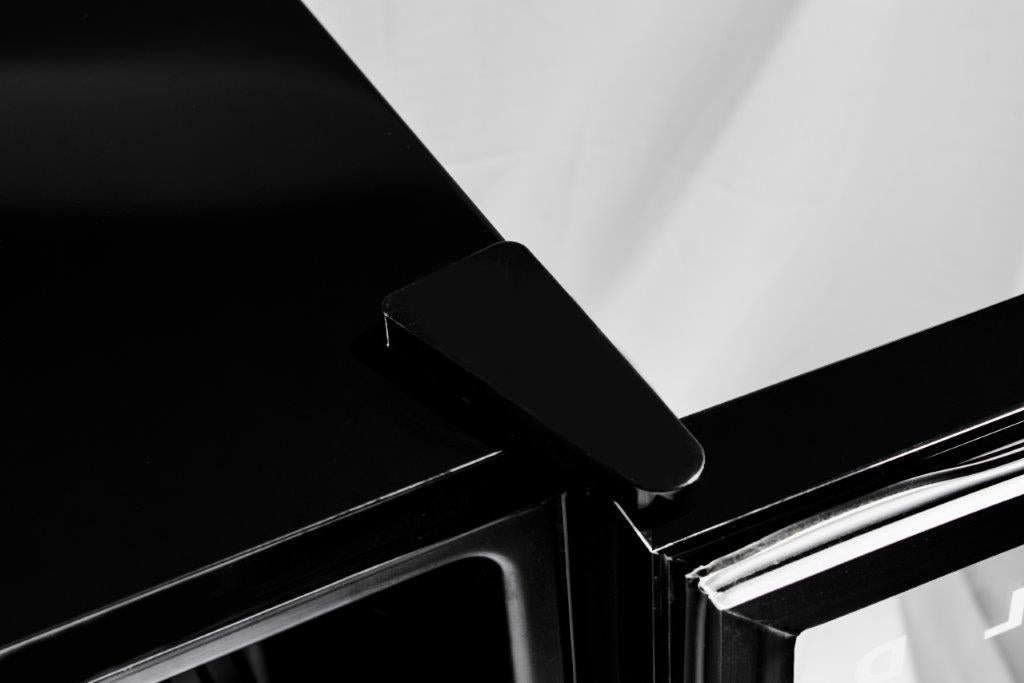 HUSKY - 46L COUNTER-TOP BEVERAGE COOLER W/ GLASS DOOR - COCA COLA - BLACK