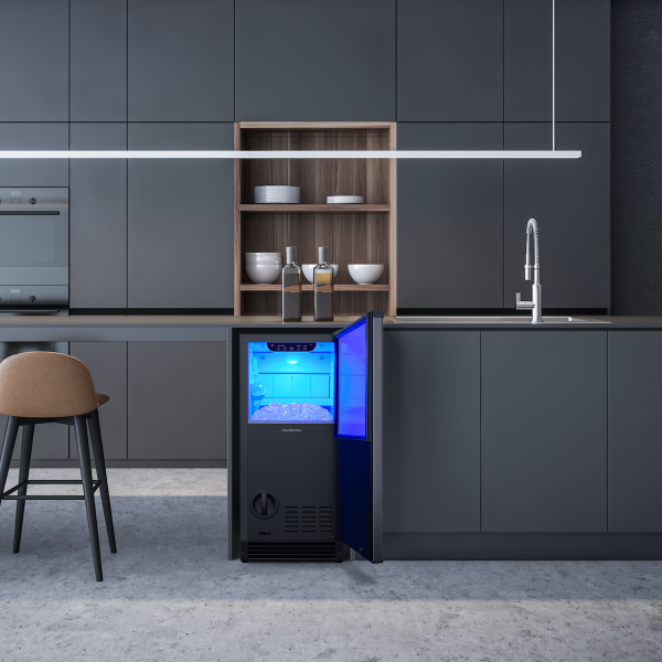 SnoMaster - 30Kg/24Hr Plumbed-In Bullet Type Ice-Maker - Black