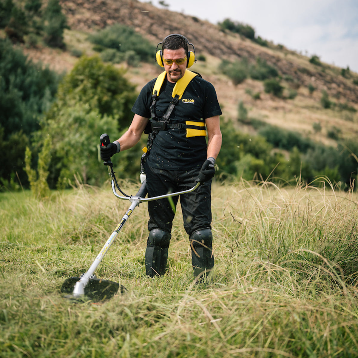 Talon Petrol Brush Cutter Cupra 2 Stroke 42 Cm